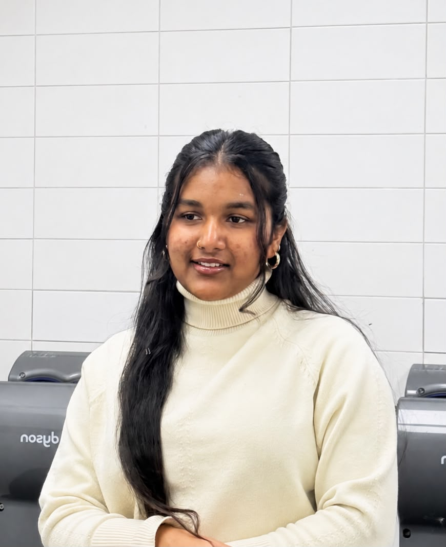 Lukshi Suthes, Volunteer